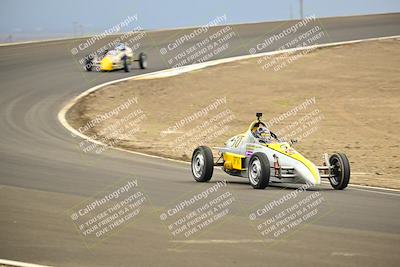 media/Jan-26-2025-CalClub SCCA (Sun) [[cfcea7df88]]/Group 7/Race/